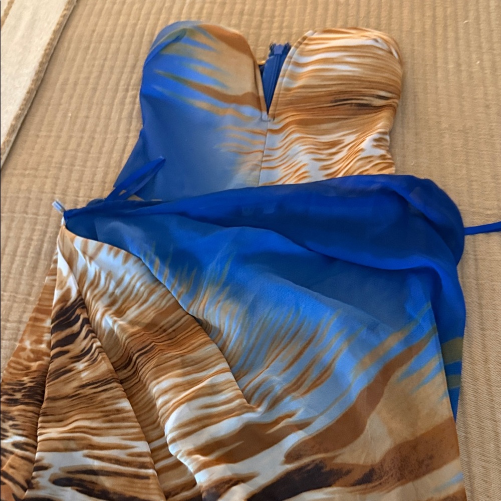 Chic Strapless Dress in Blue and Brown